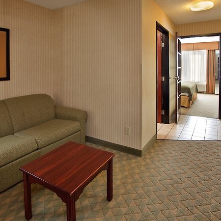 Spark By Hilton Lansing Eksteriør billede