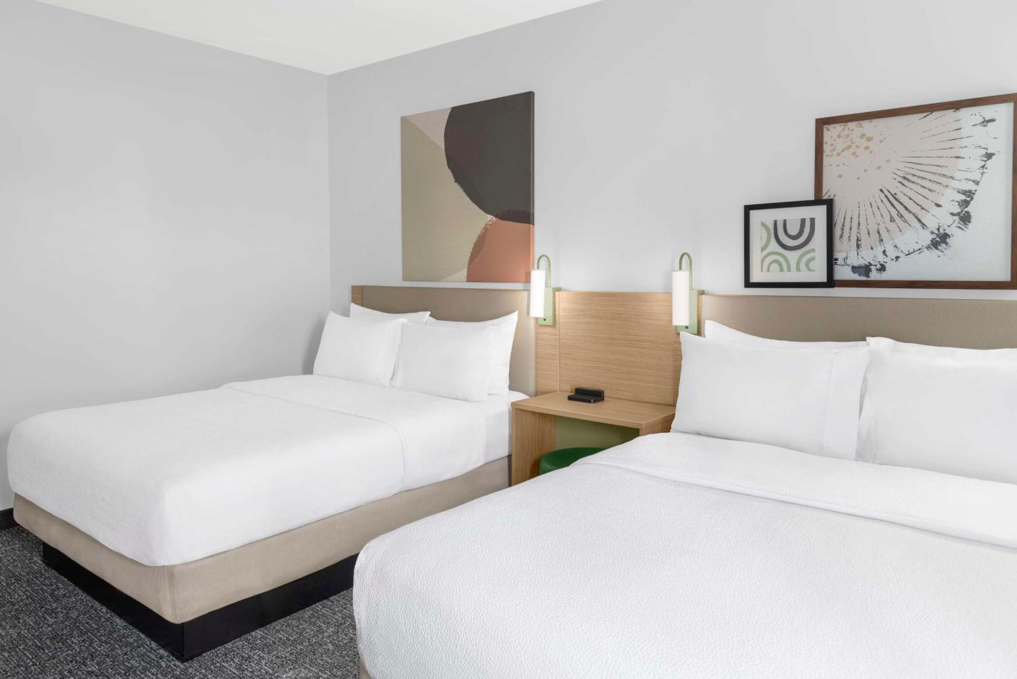 Spark By Hilton Lansing Eksteriør billede